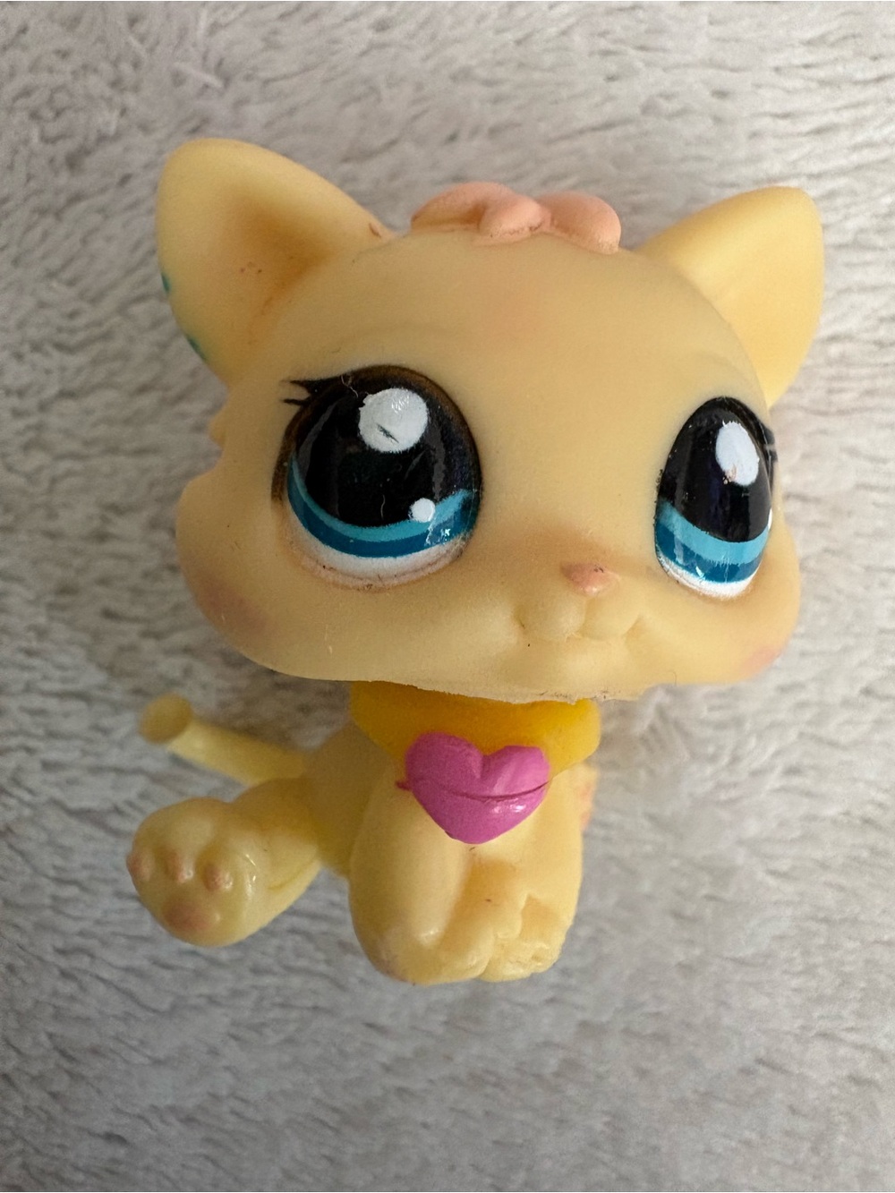 2008 Hasbro LPS Littlest Pet Shop Baby Kitten # 1744 Yellow  Authentic Necklace